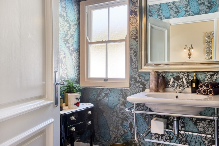 5 Bedroom Property for Sale in Constantia Western Cape